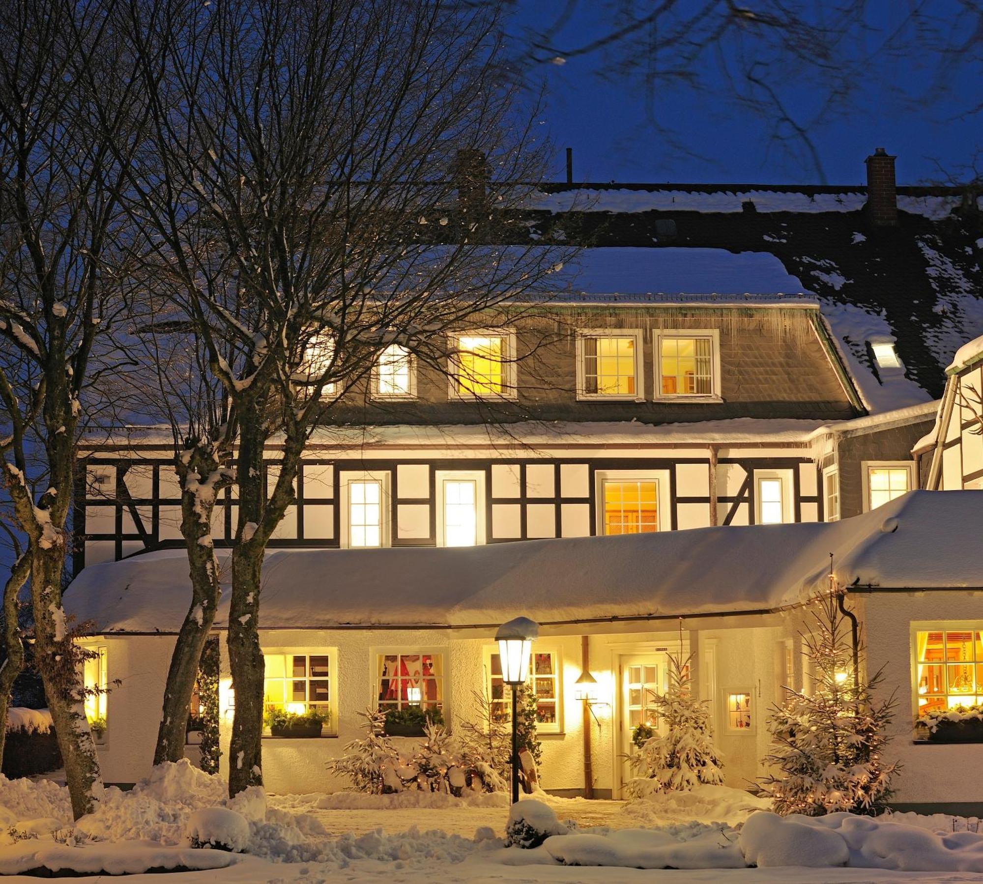 Hotel Waldhaus Foeckinghausen Bestwig Exterior photo